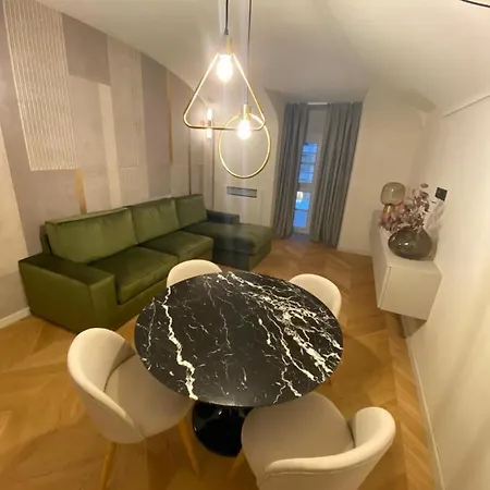 Lagrange 3 Apartment